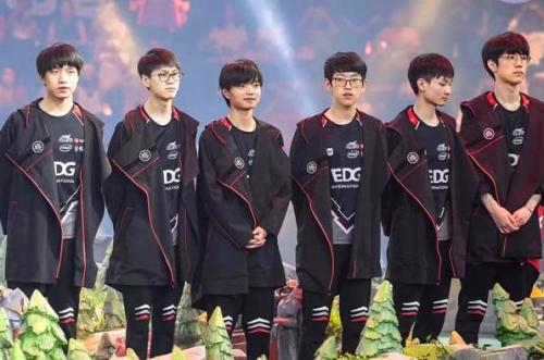 的中前场组 的中前场组