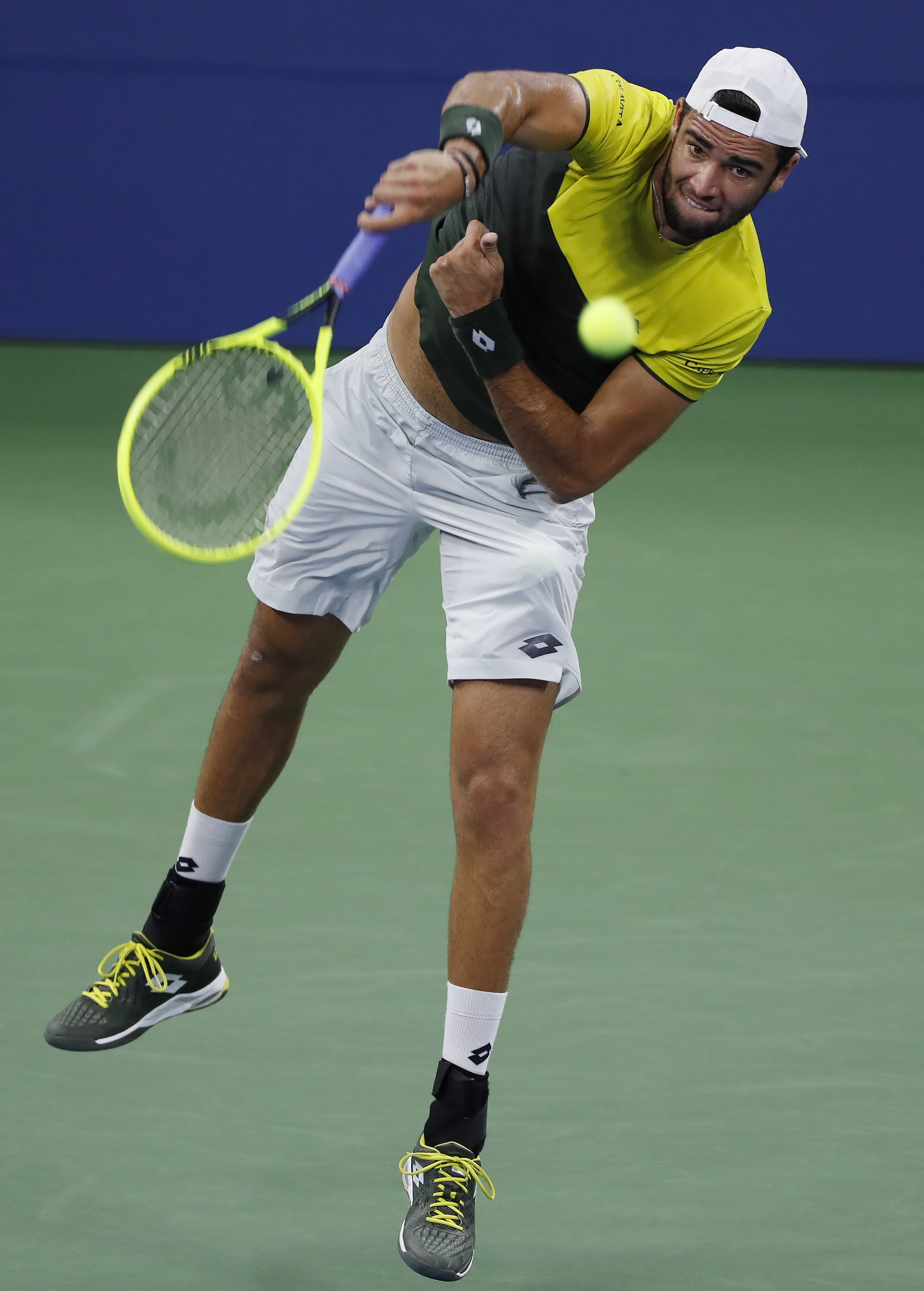 有巨大的存 有巨大的存