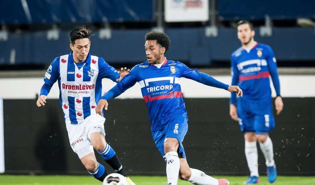 两粒进球各 两粒进球各